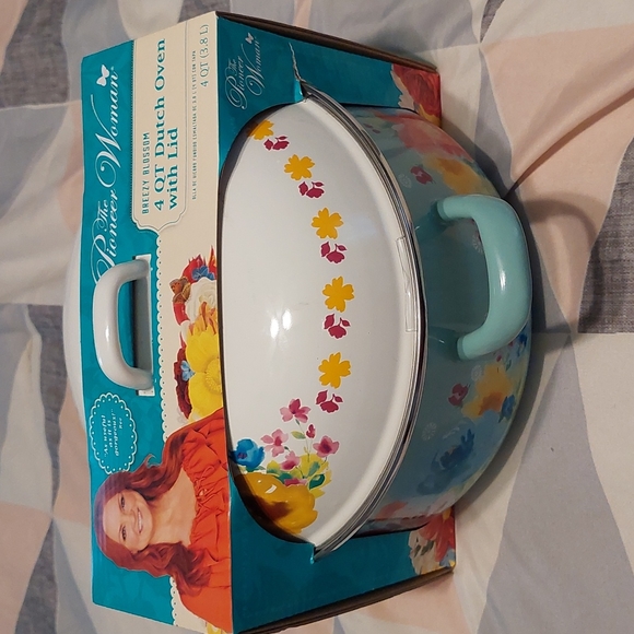 The Pioneer Woman Kitchen The Pioneer Woman Dutch Oven Poshmark